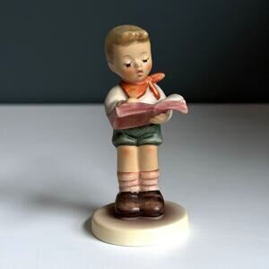 Goebel M.L. Hummel Honor Student‎ Figurine 1999 No.2087/B Germany
